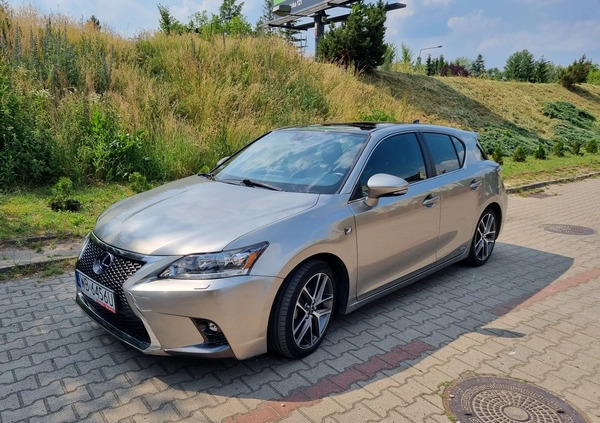 Lexus CT cena 72500 przebieg: 82000, rok produkcji 2017 z Warszawa małe 154